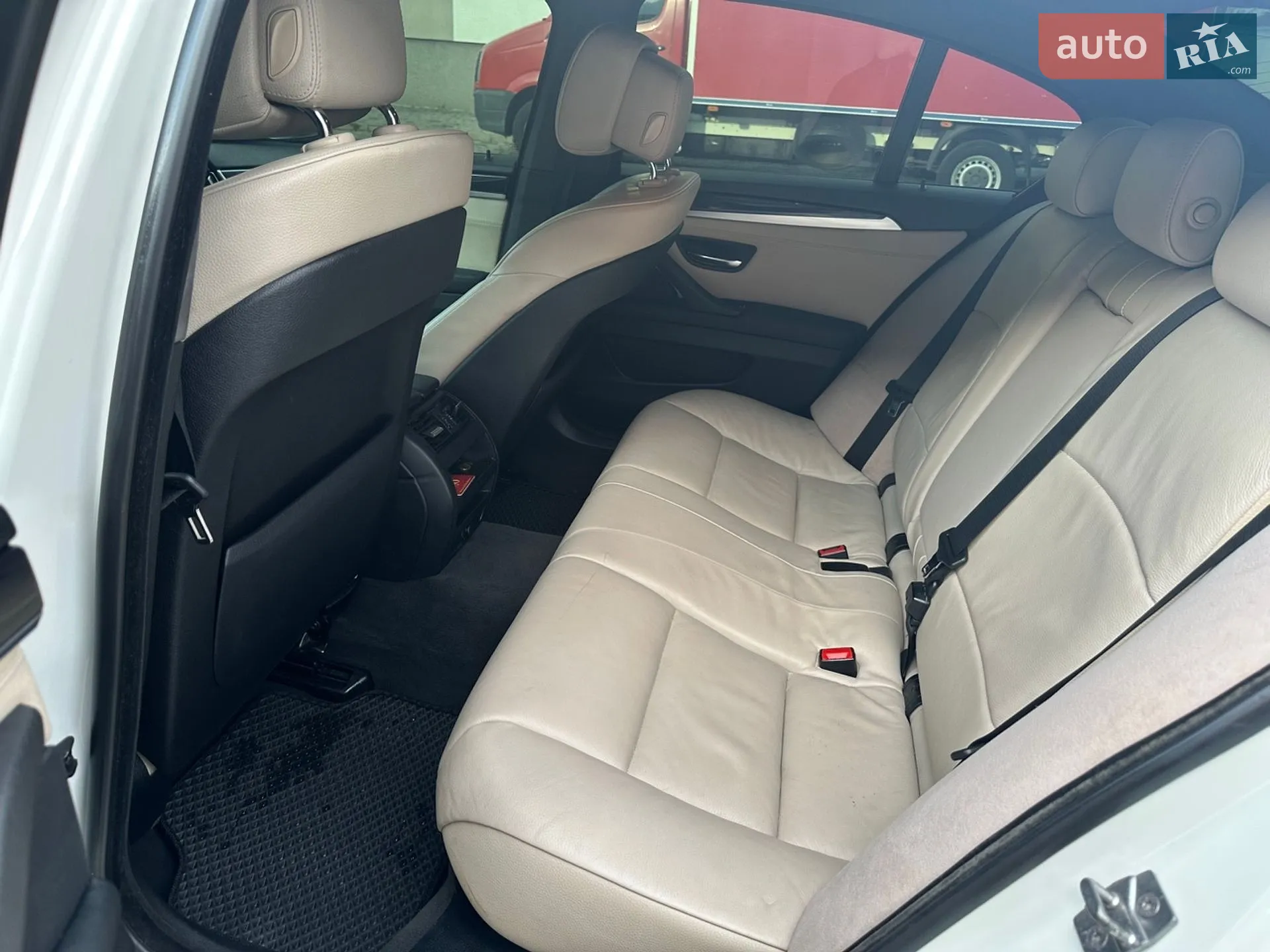 2012 BMW 5er - мініатюра 11