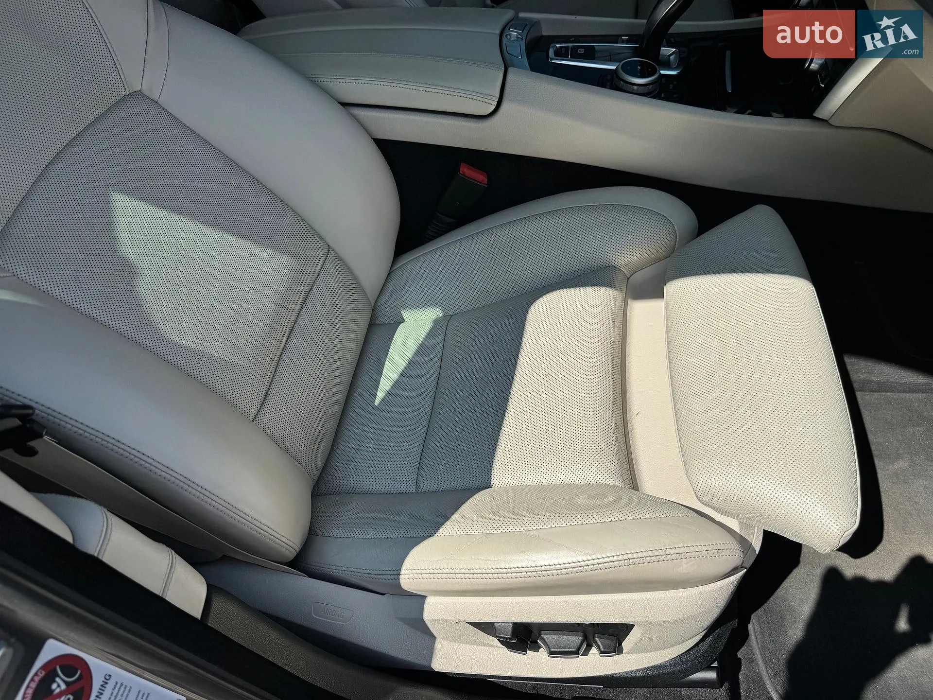 2011 BMW 5er - мініатюра 16
