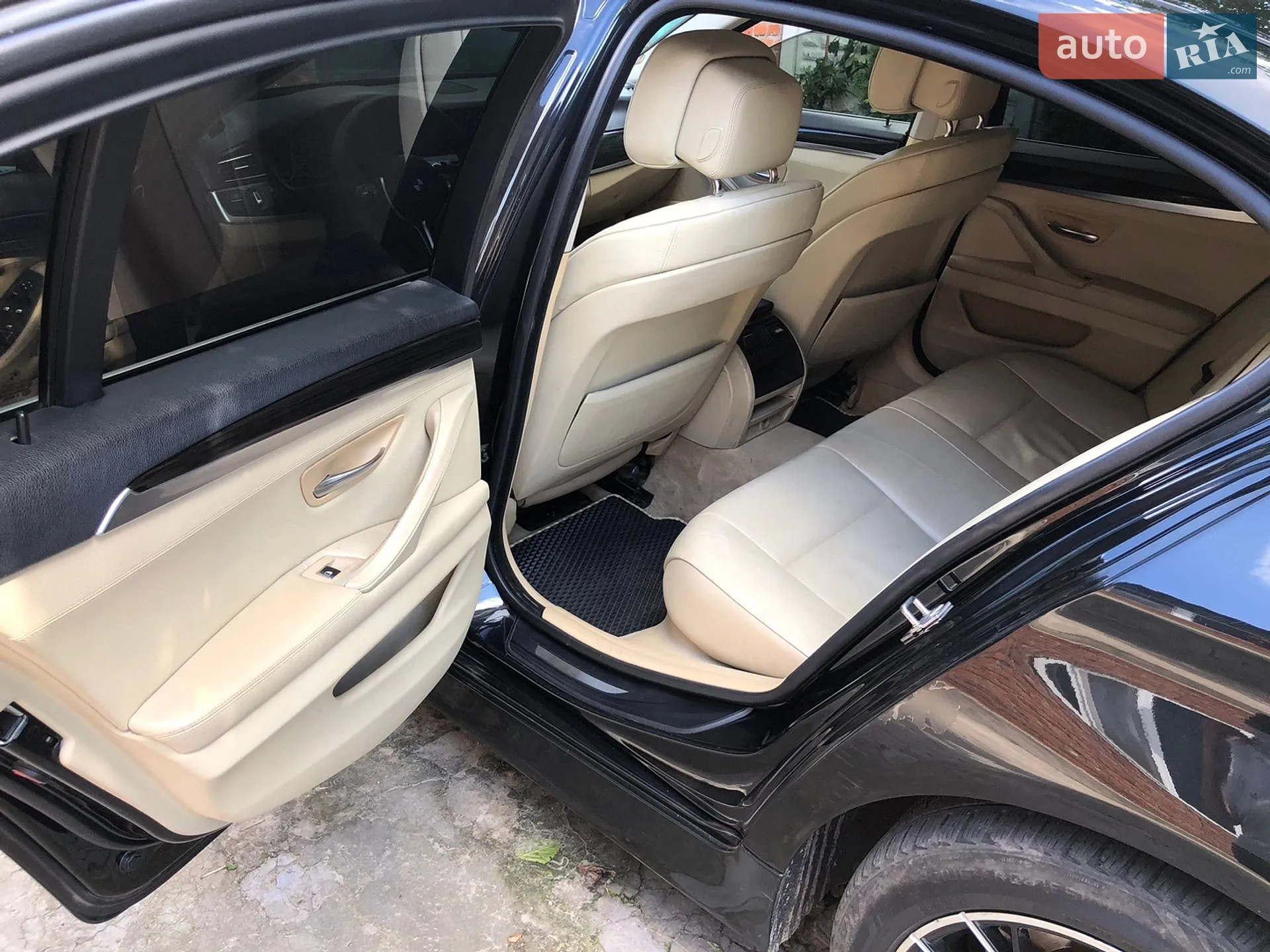 2011 BMW 5er - мініатюра 9