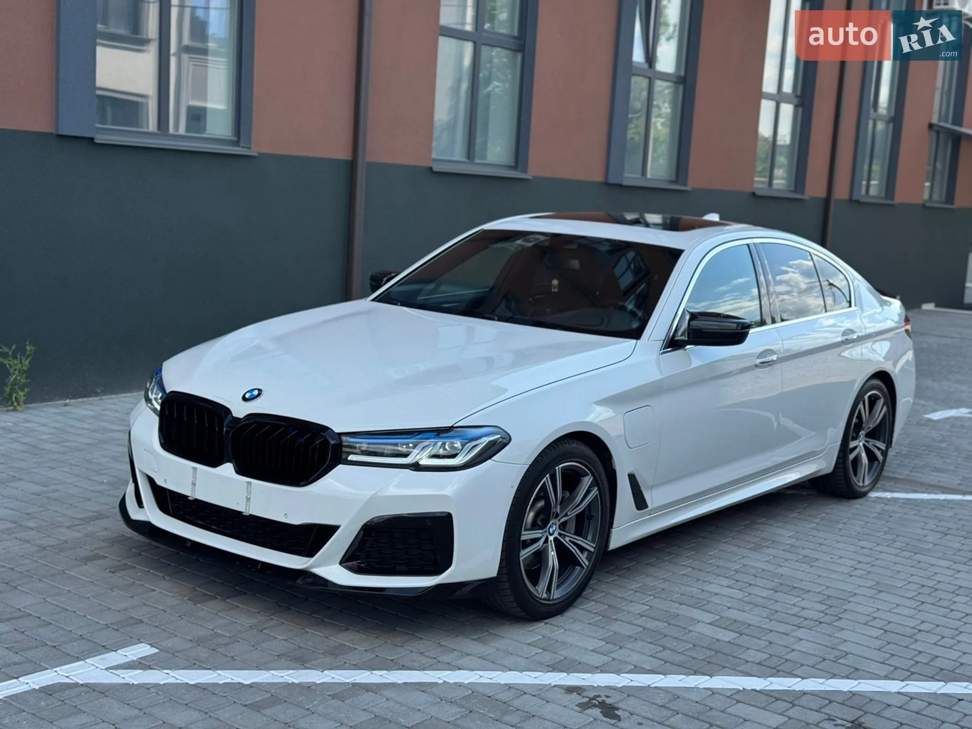 2017 BMW 5er - мініатюра 3