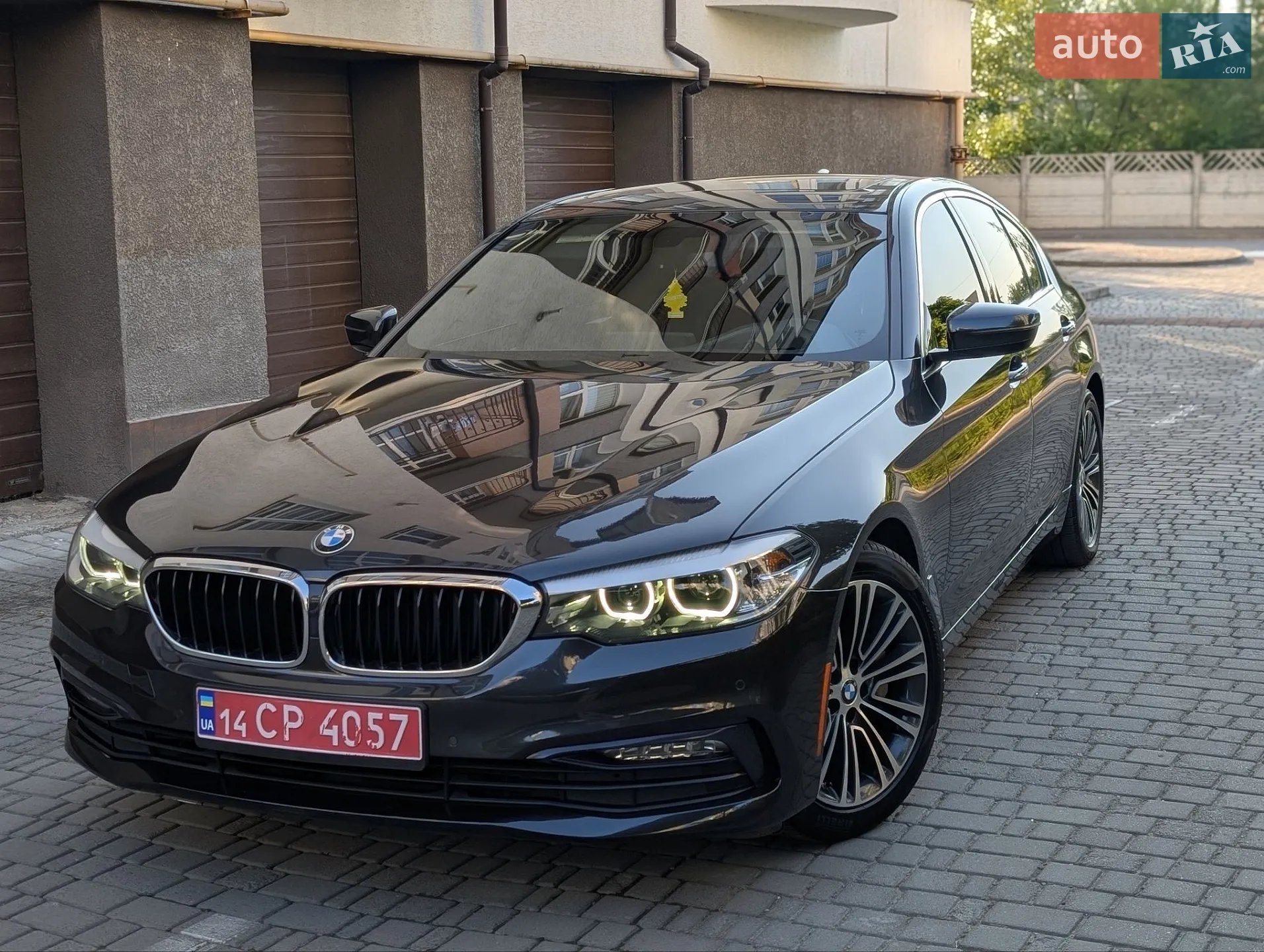 BMW 5 Series 2017 VIN WBAJA5C35HG894016 фото оголошення 7 з 86