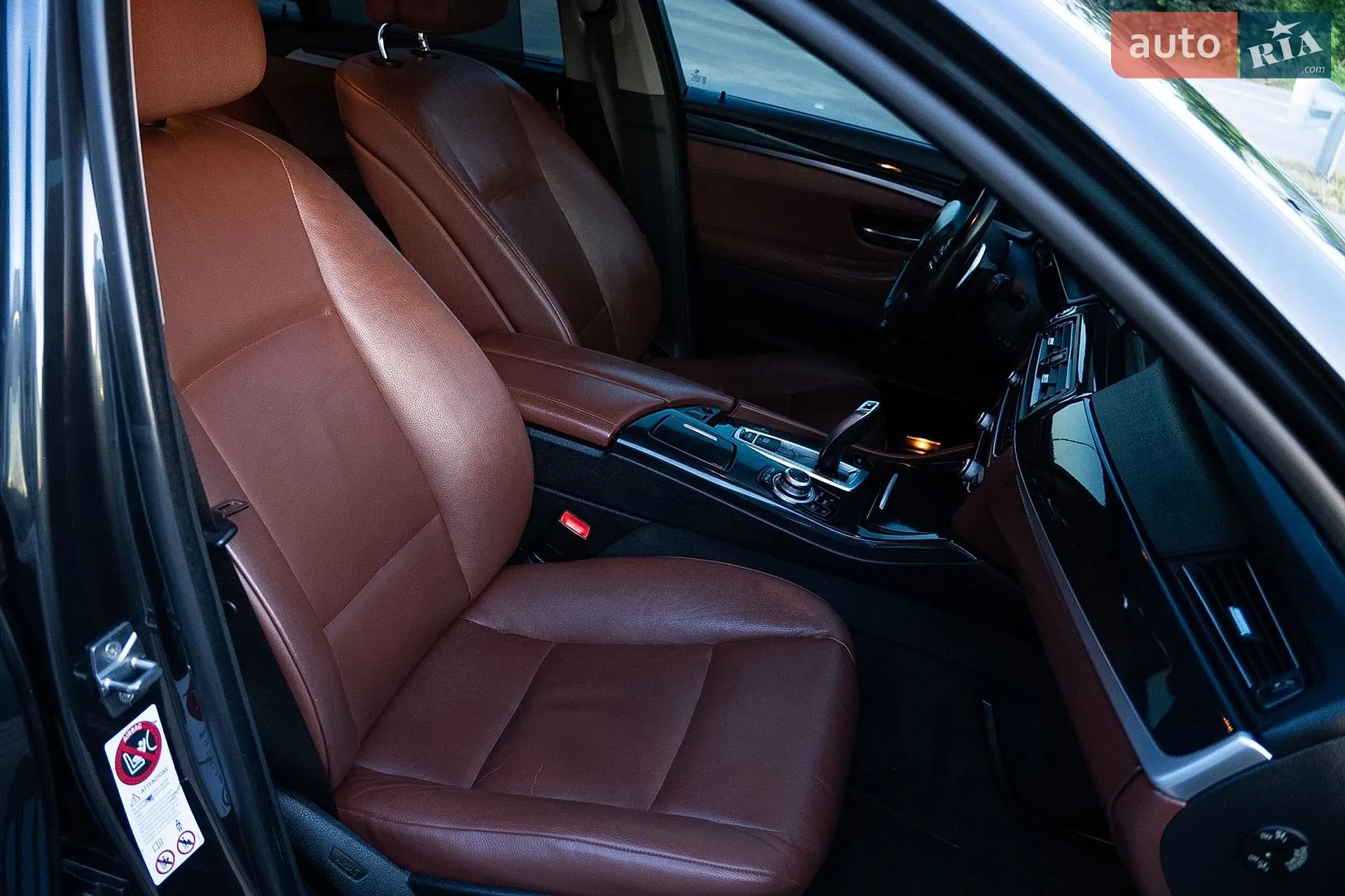 2010 BMW 5er - мініатюра 23