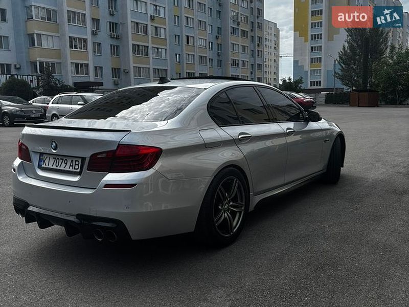 Седан BMW 5 Series 2014 в Вишневом