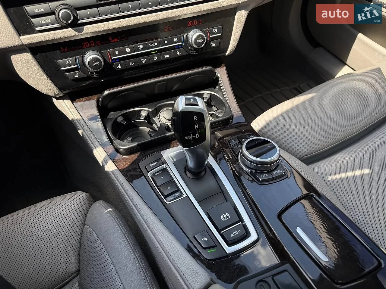 2012 BMW 5er - мініатюра 23