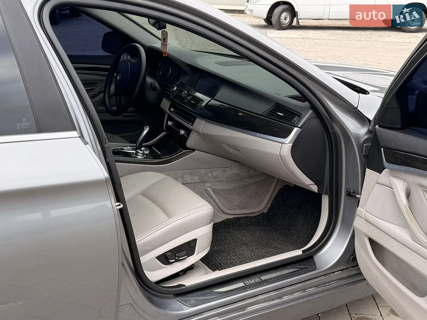 2012 BMW 5er - мініатюра 9