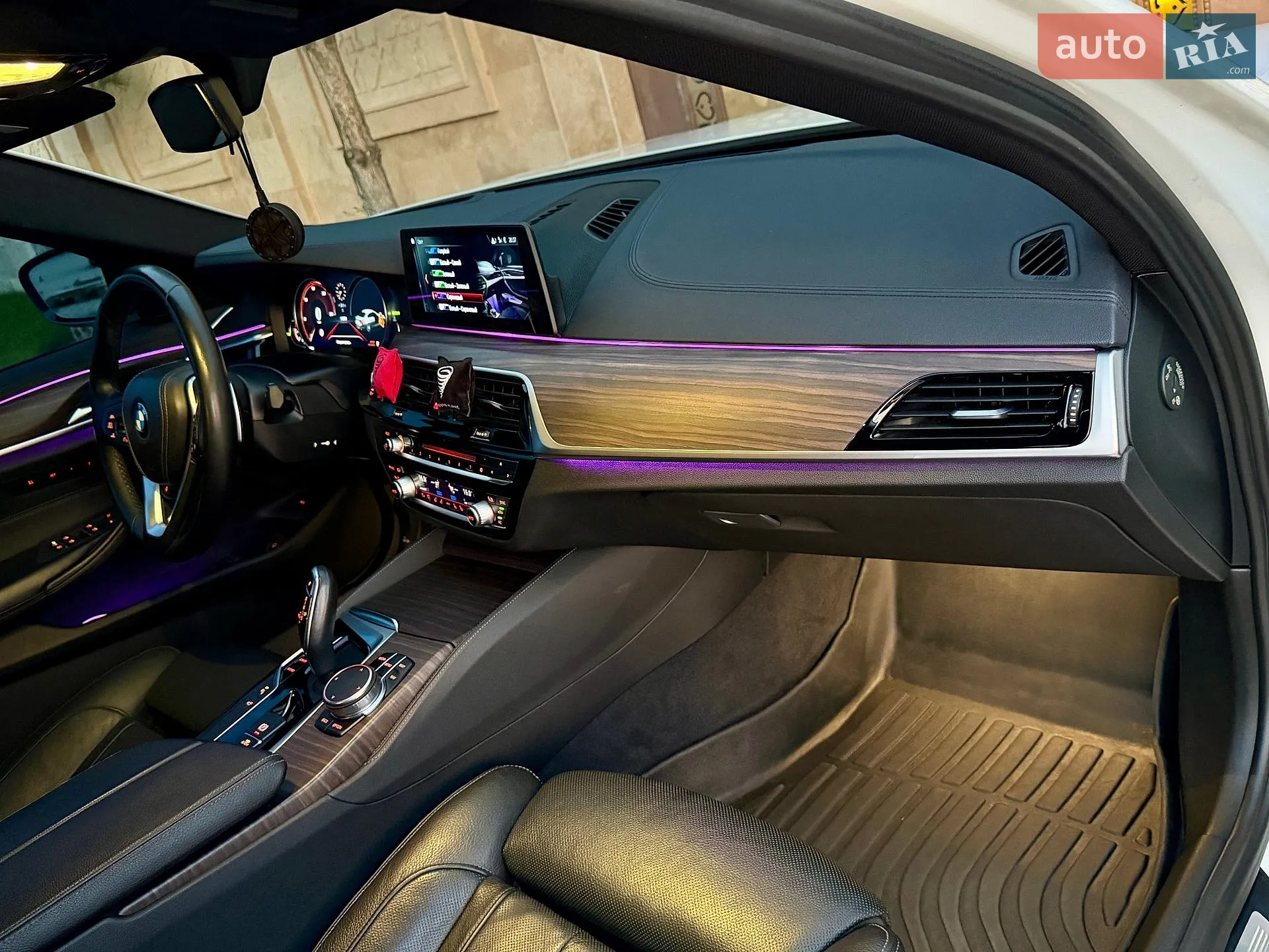 BMW 5 Series 2017 VIN WBAJC5108HG858159 фото оголошення 18 з 78