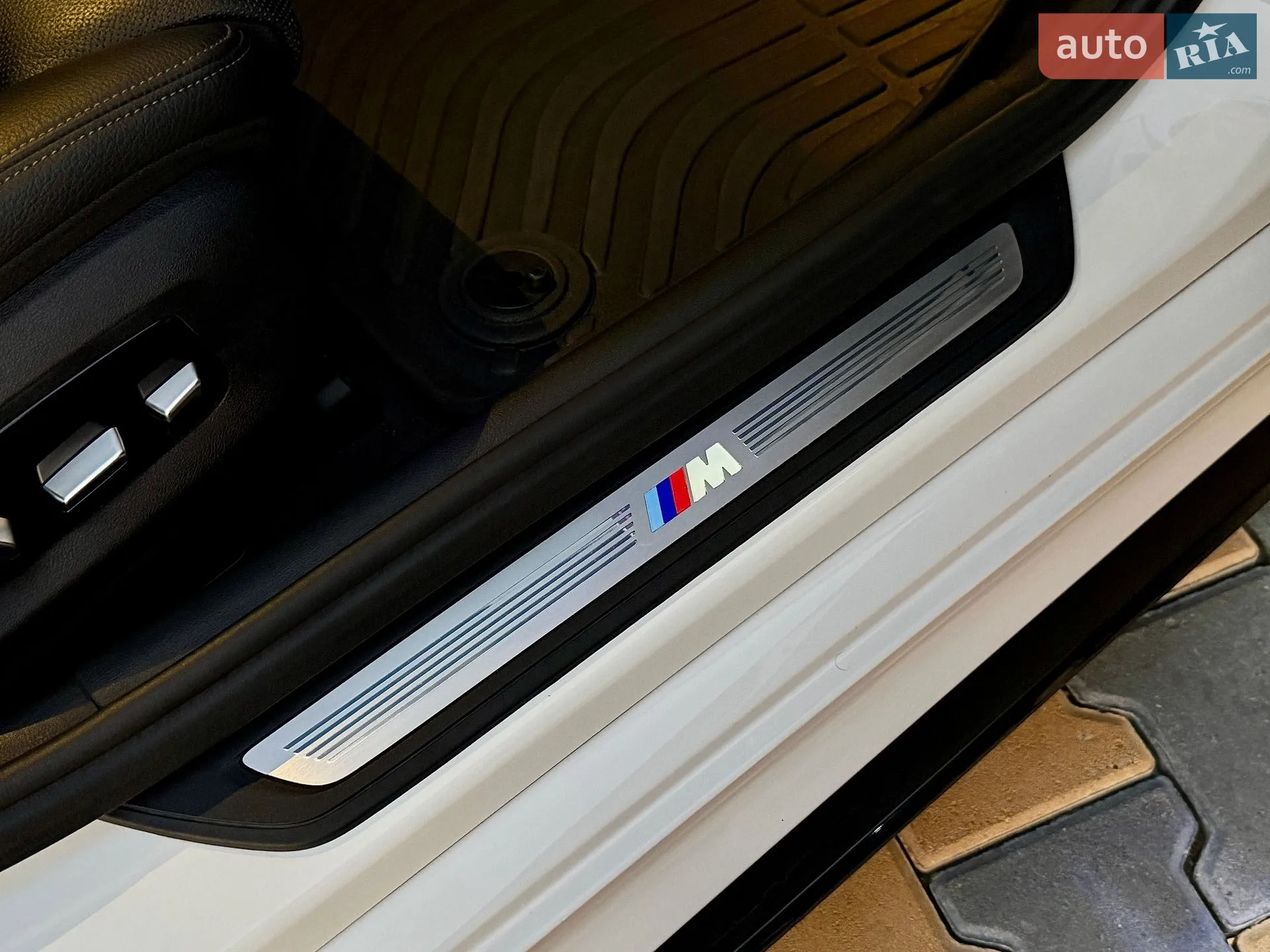 BMW 5 Series 2017 VIN WBAJC5108HG858159 фото оголошення 22 з 78