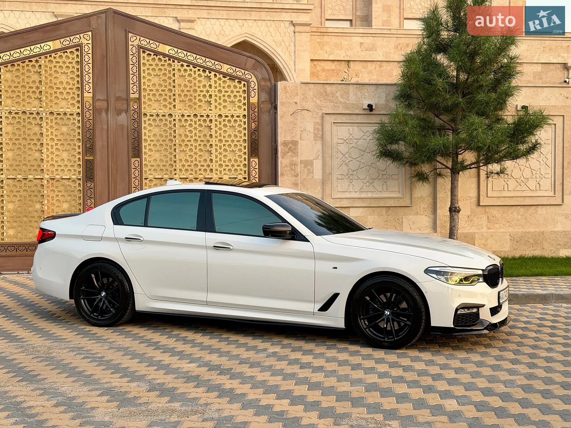 BMW 5 Series 2017 VIN WBAJC5108HG858159 фото оголошення 28 з 78