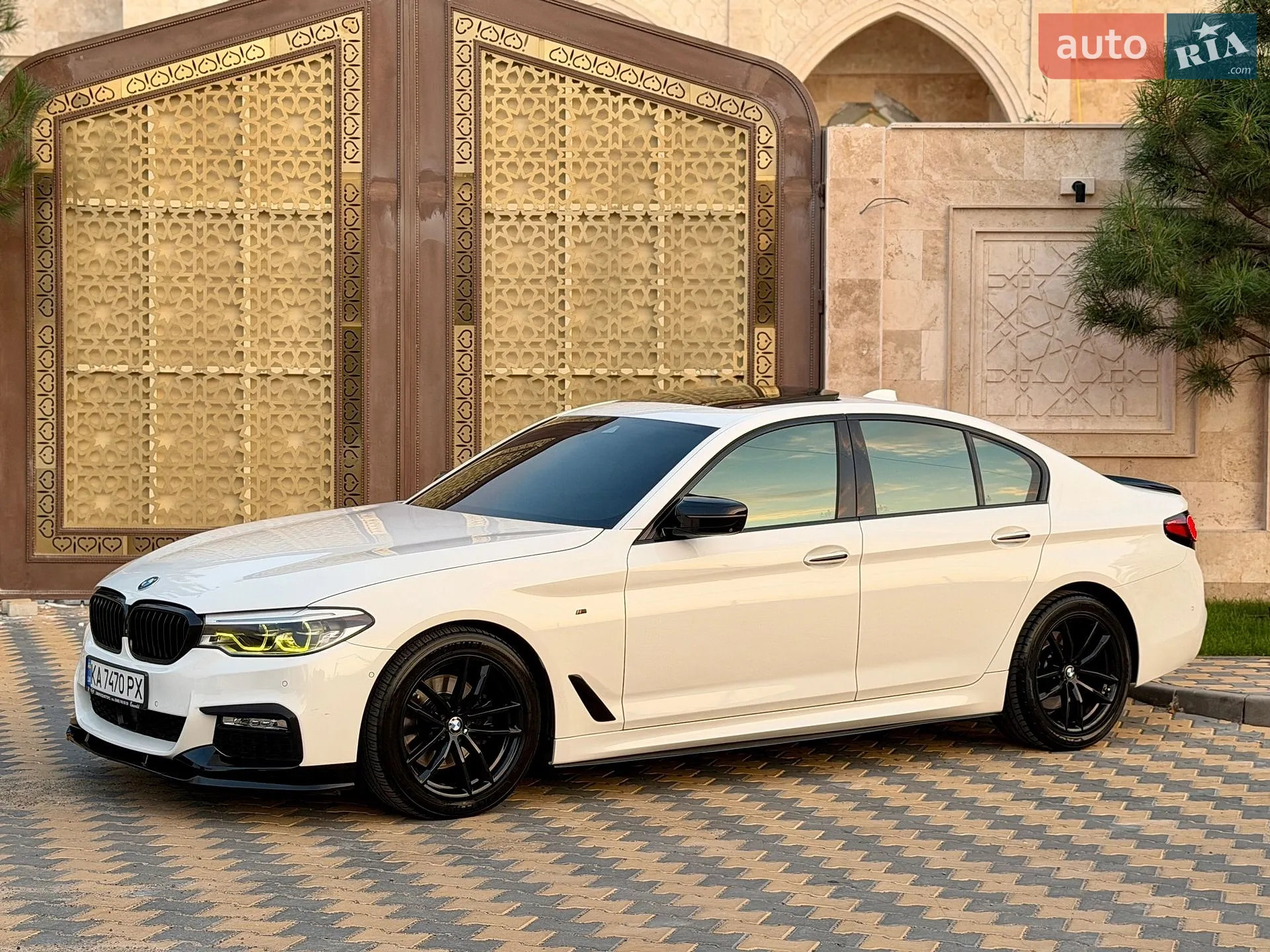 BMW 5 Series 2017 VIN WBAJC5108HG858159 фото оголошення 30 з 78