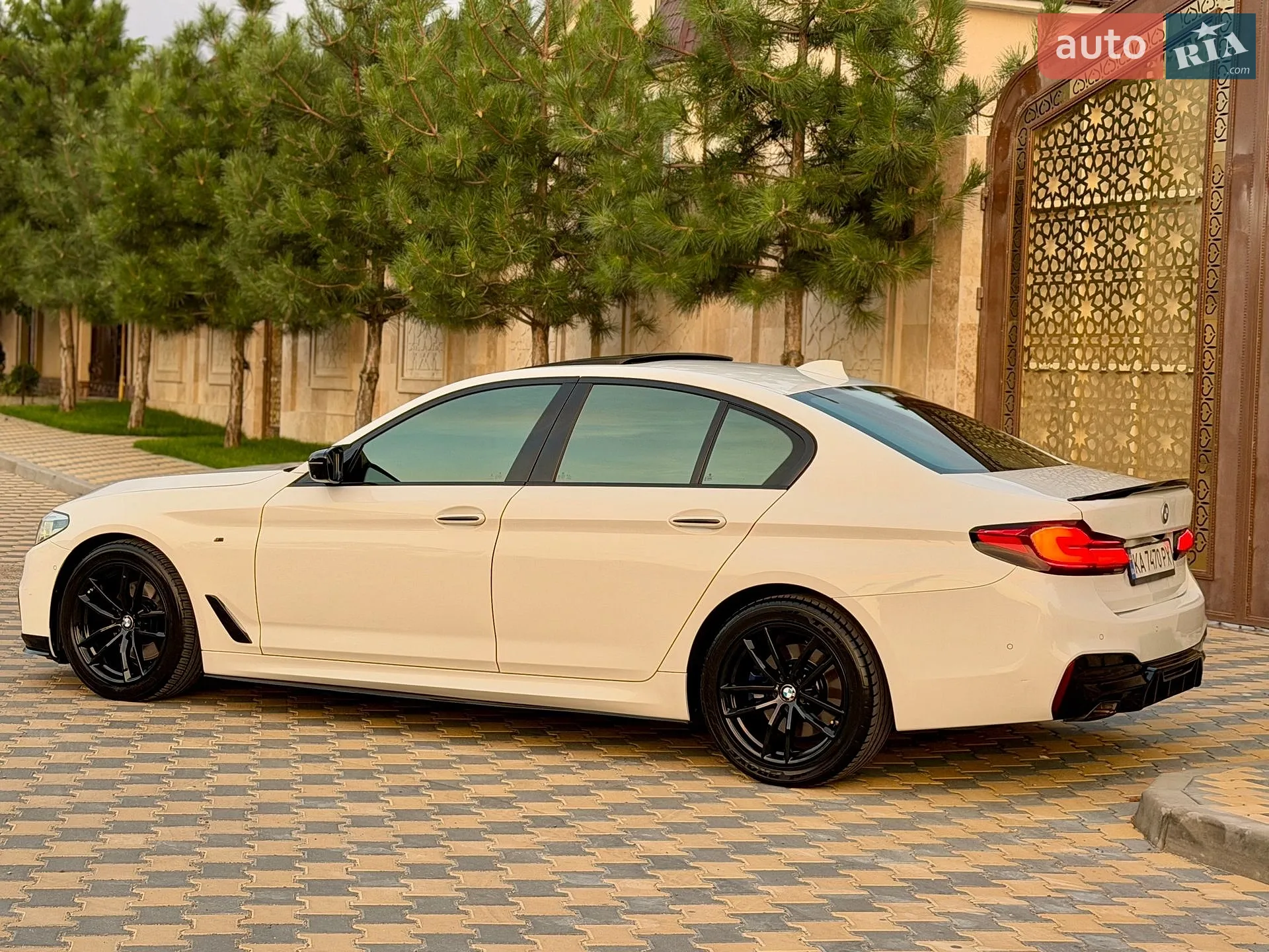 BMW 5 Series 2017 VIN WBAJC5108HG858159 фото оголошення 35 з 78