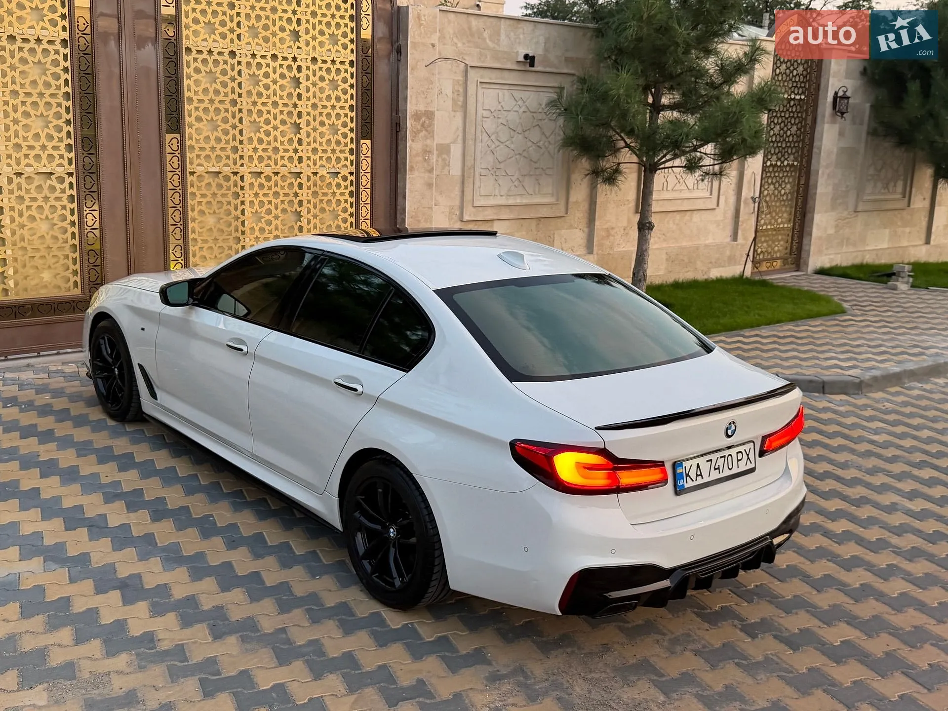 BMW 5 Series 2017 VIN WBAJC5108HG858159 фото оголошення 42 з 78