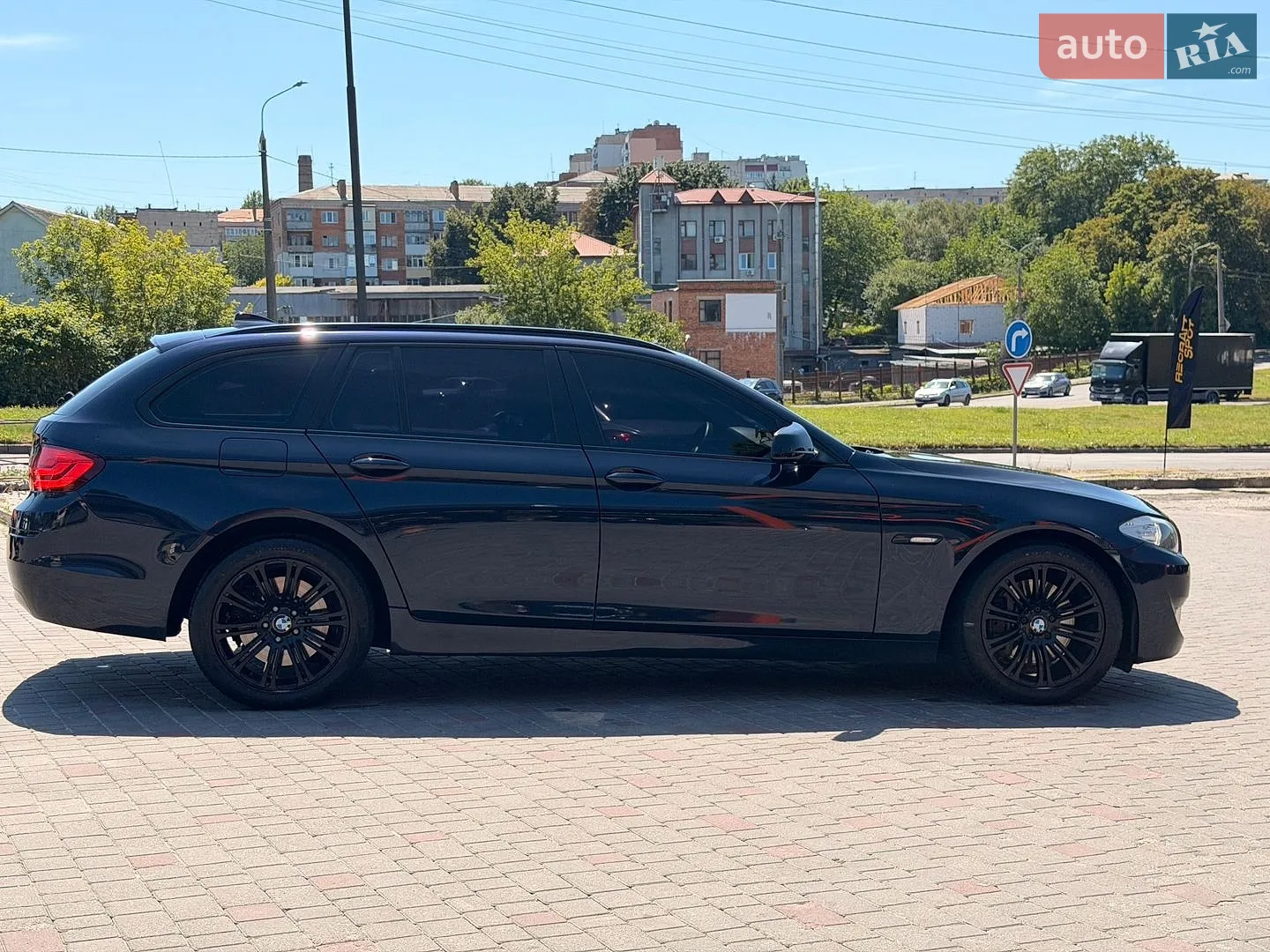 2011 BMW 5er - мініатюра 3