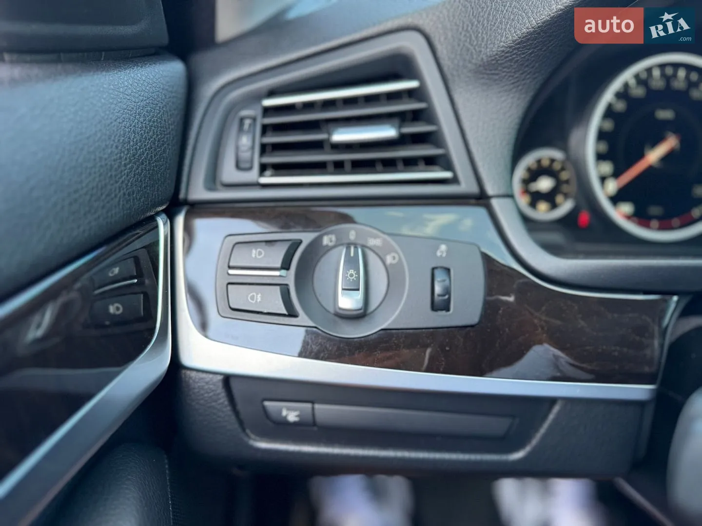 2013 BMW 5er - мініатюра 29