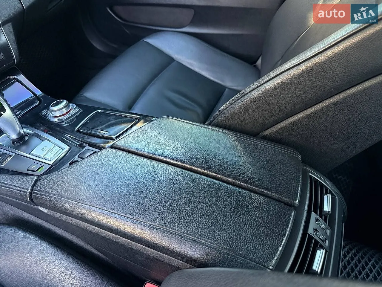 2010 BMW 5er - мініатюра 26