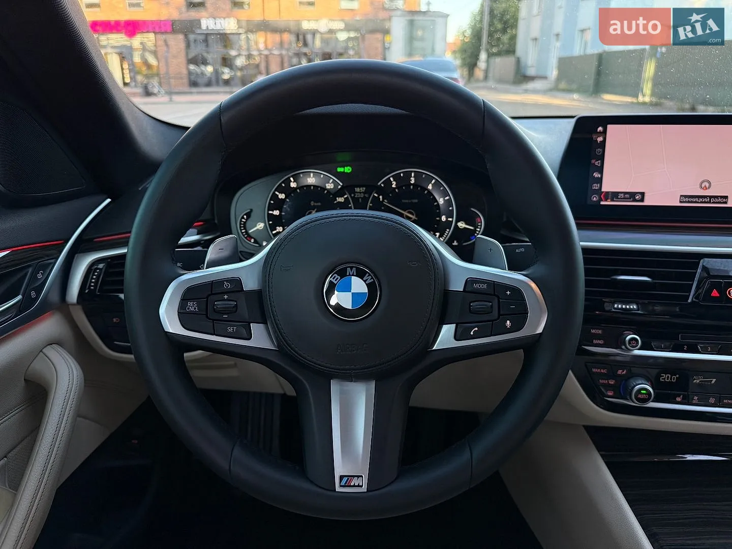 BMW 5 Series 2018 VIN WBAJA5C53KWW16956 фото оголошення 17 з 45