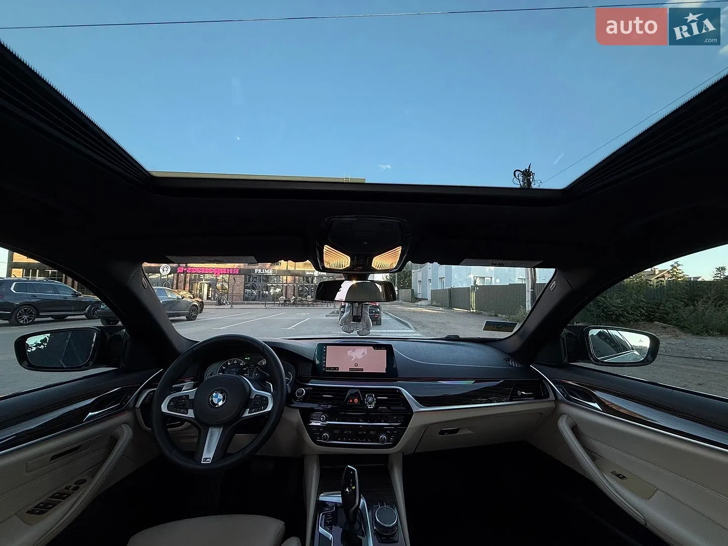 BMW 5 Series 2018 VIN WBAJA5C53KWW16956 фото оголошення 25 з 45