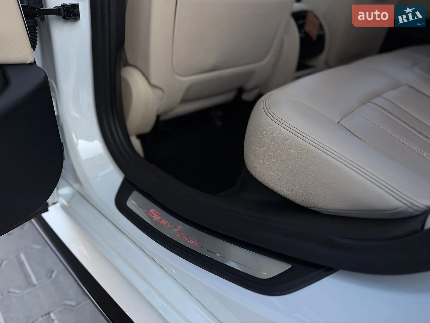 BMW 5 Series 2018 VIN WBAJA5C53KWW16956 фото оголошення 38 з 45