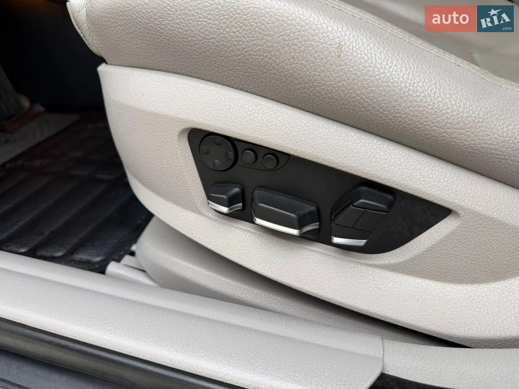 2012 BMW 5er - мініатюра 24