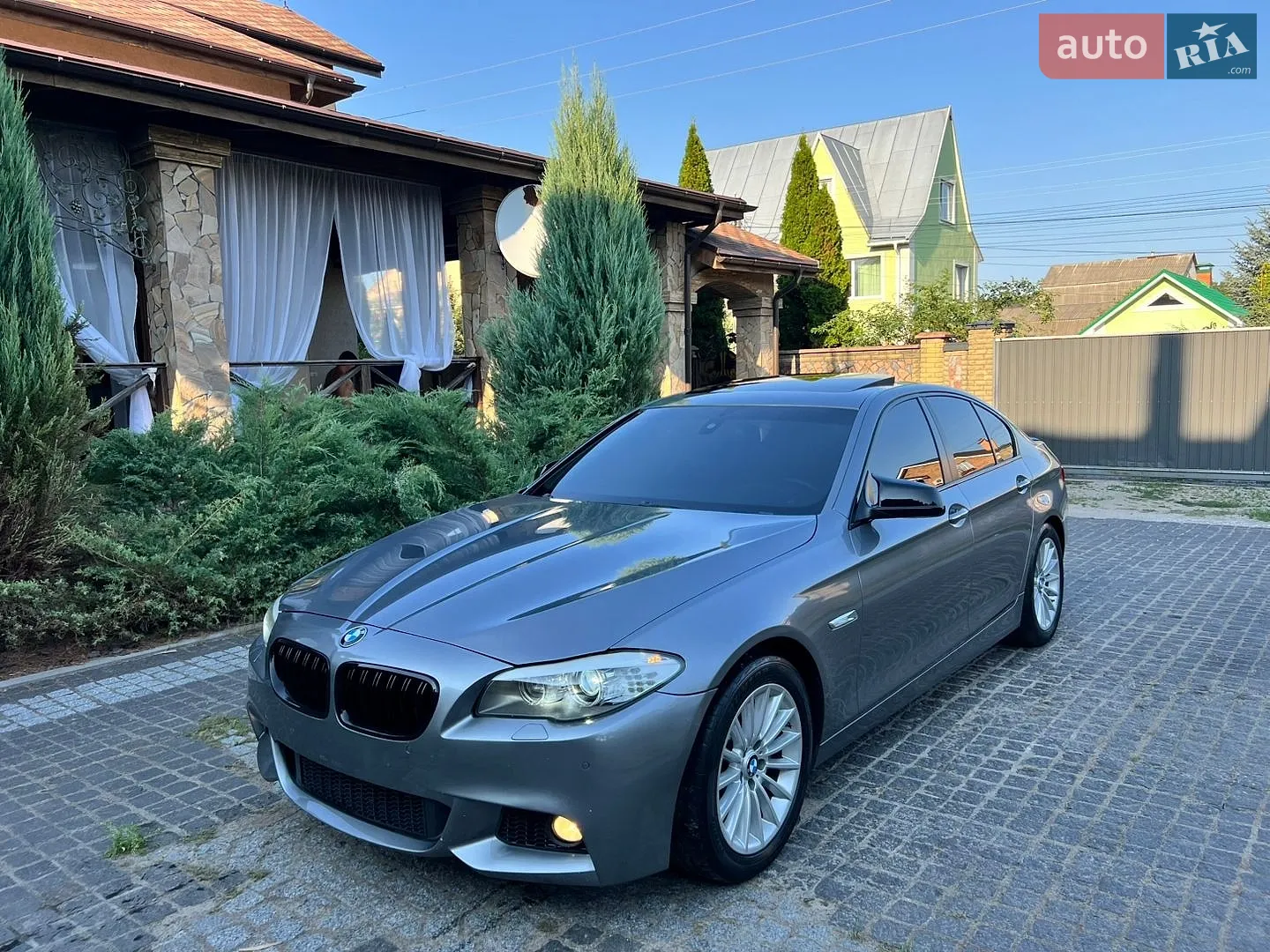 2011 BMW 5er - мініатюра 2