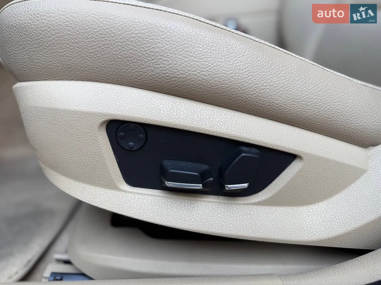 2012 BMW 5er - мініатюра 17