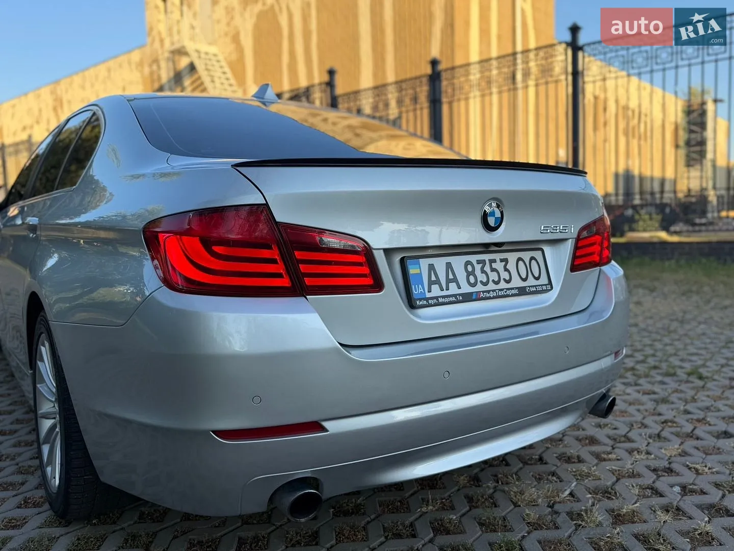 2011 BMW 5er - мініатюра 10
