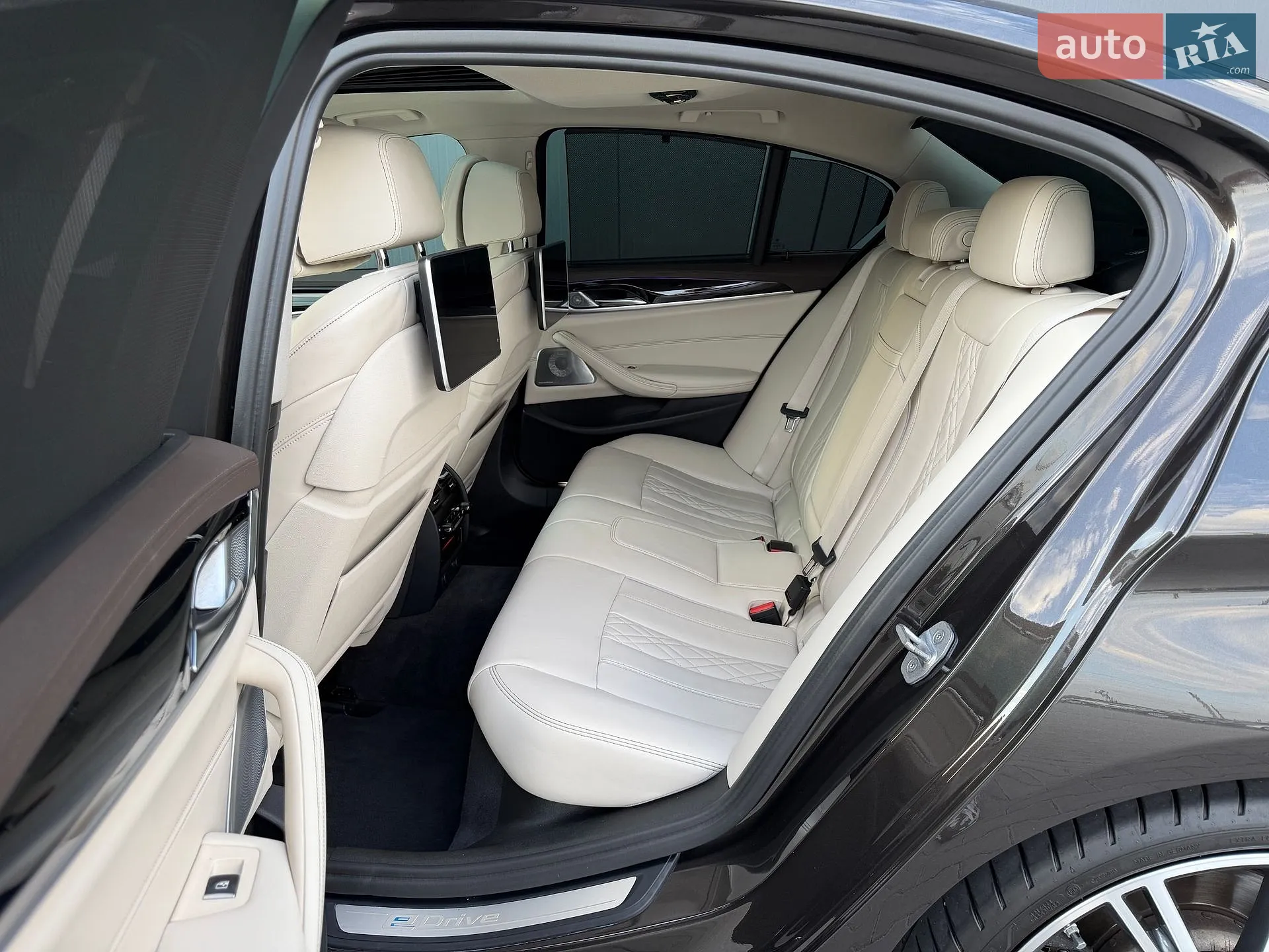 2017 BMW 5er - мініатюра 18