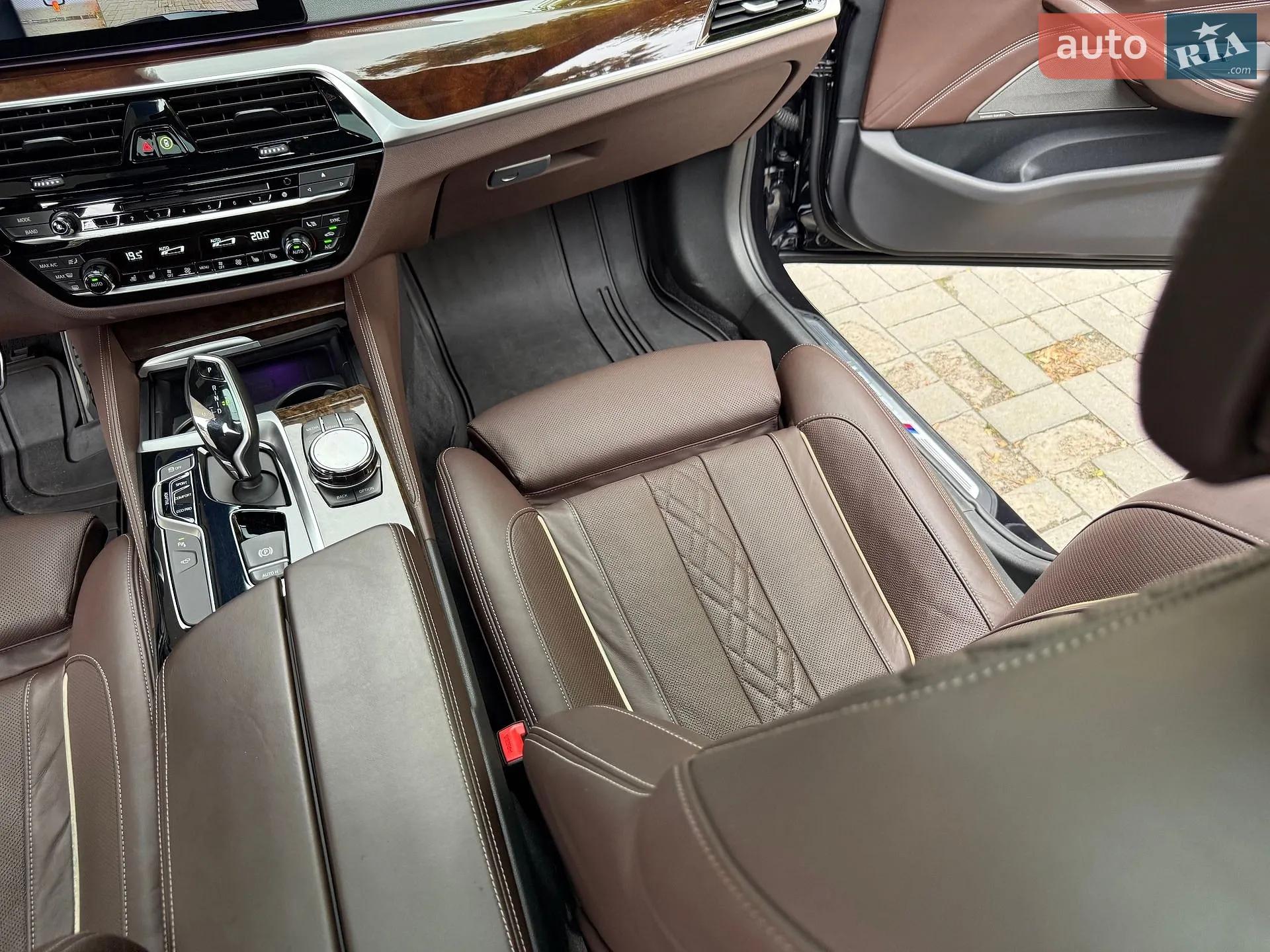 2017 BMW 5er - мініатюра 31