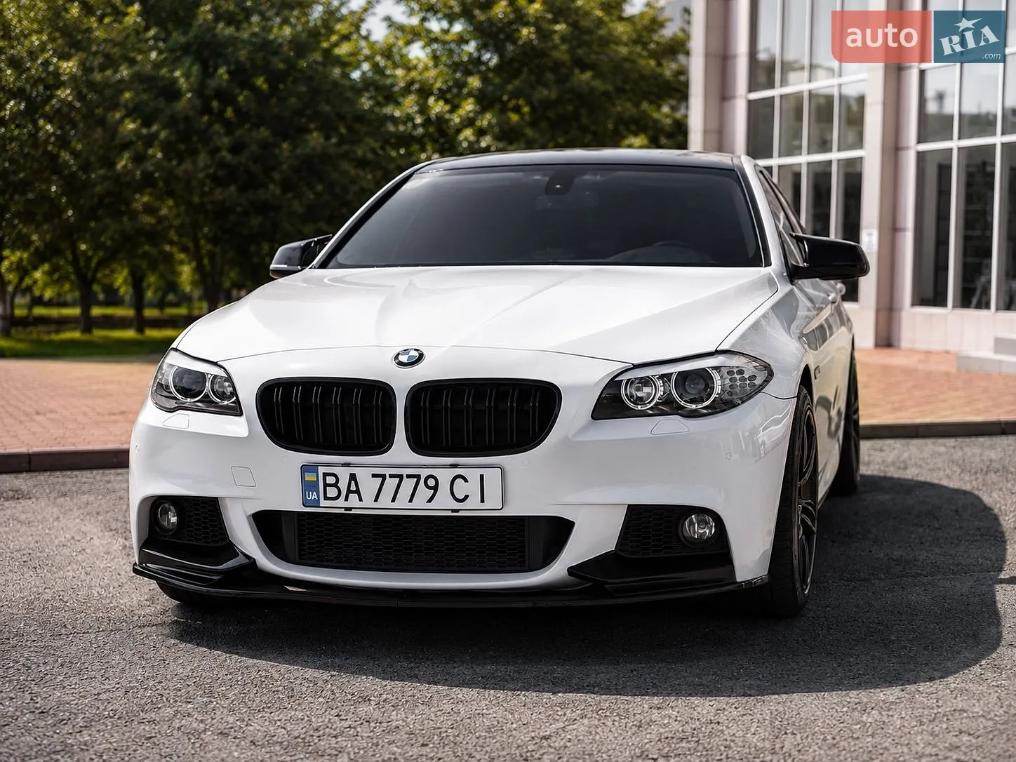 2011 BMW 5er - мініатюра 2