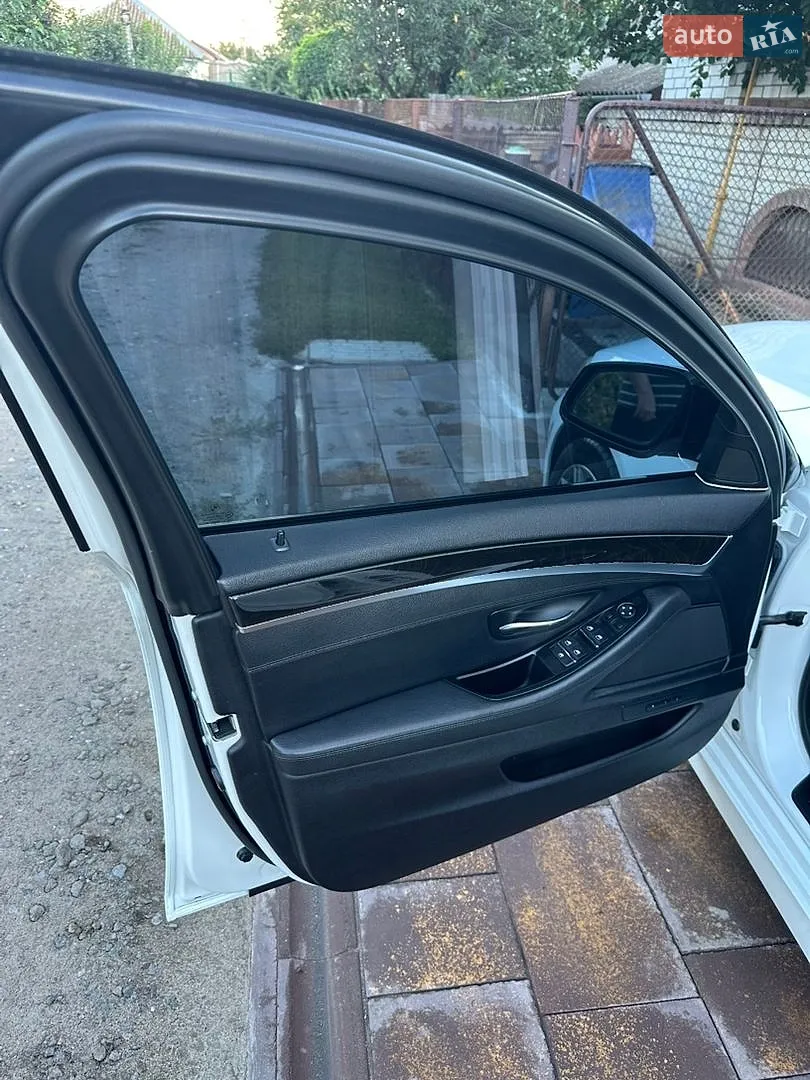 2011 BMW 5er - мініатюра 41