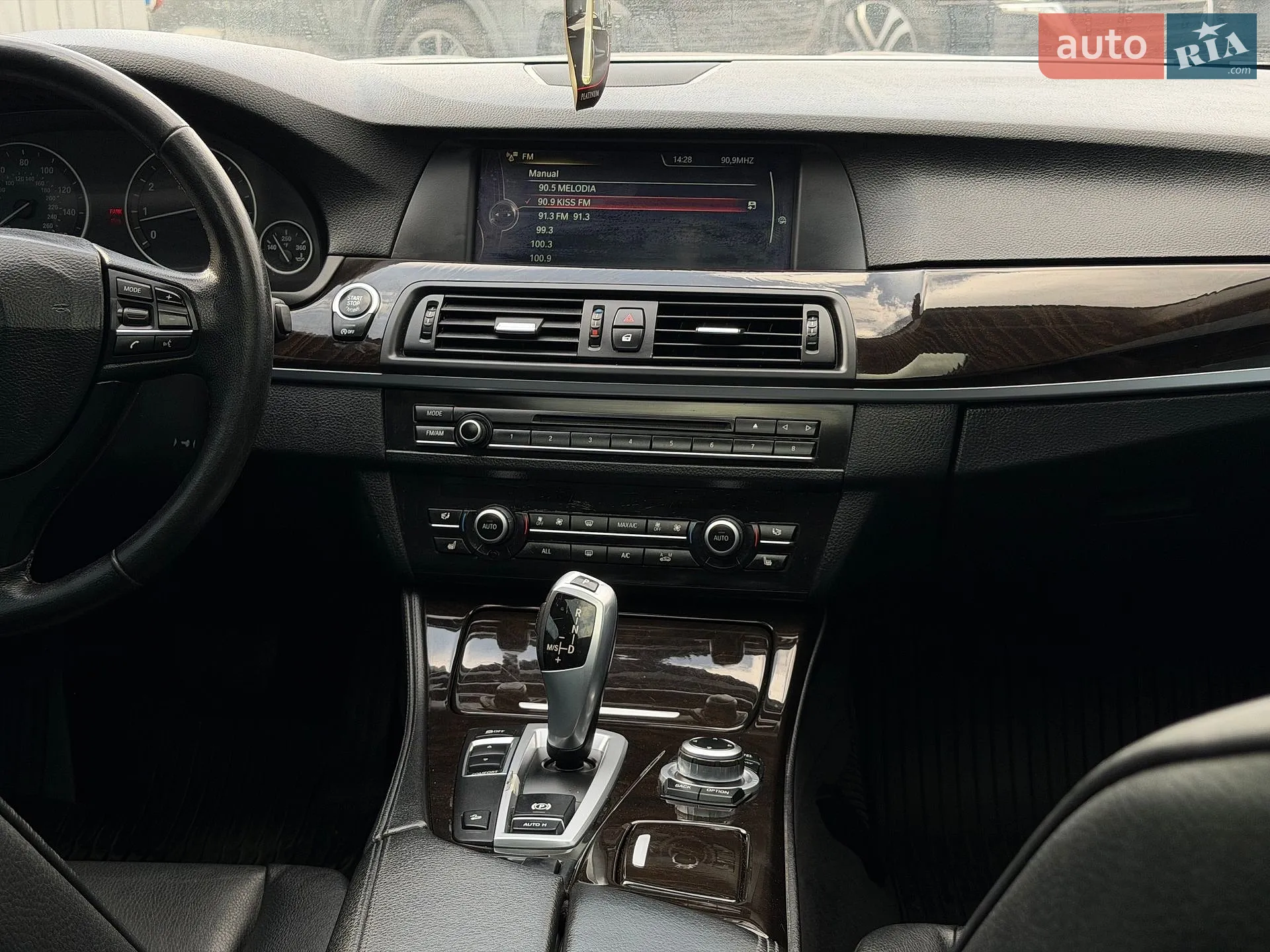 2012 BMW 5er - мініатюра 26