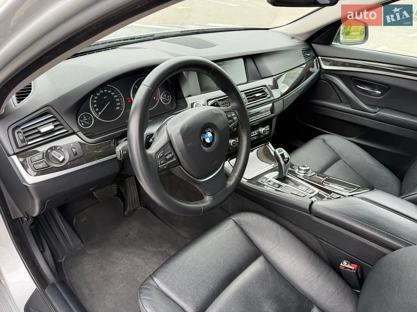 2011 BMW 5er - мініатюра 31