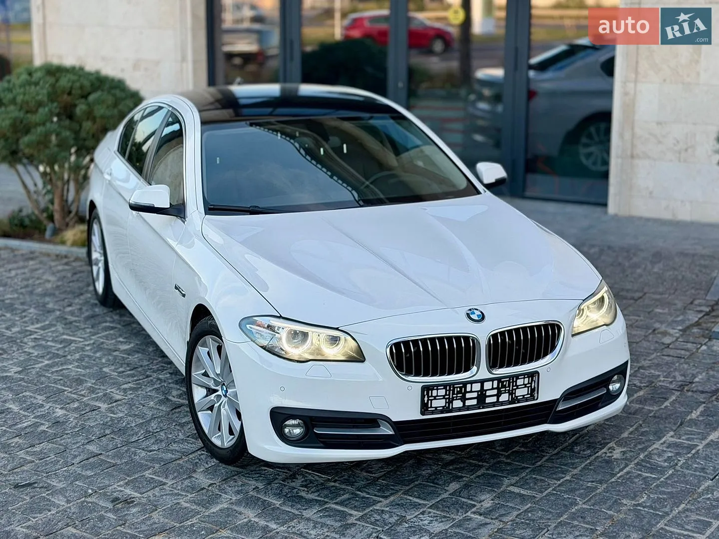 2016 BMW 5er - мініатюра 10