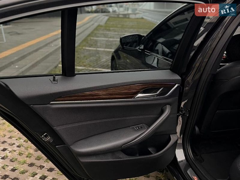 Седан BMW 5 Series 2019 в Ивано-Франковске