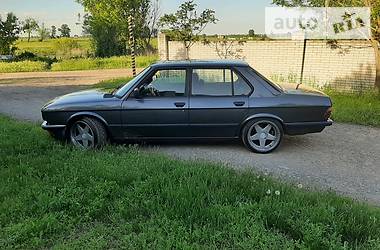 Седан BMW 520 1987 в Києві