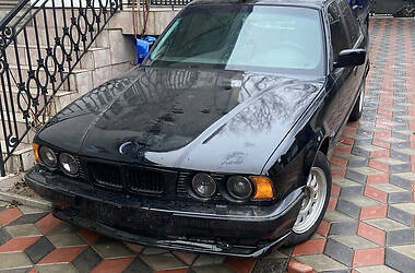 Седан BMW 520 1995 в Черновцах