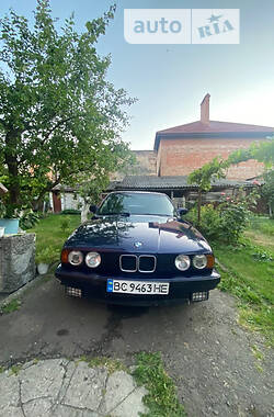Седан BMW 525 1990 в Львові