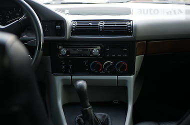 Седан BMW 530 1992 в Днепре