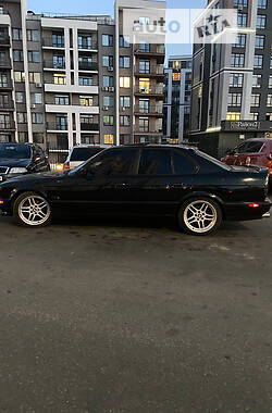 Седан BMW 530 1995 в Києві