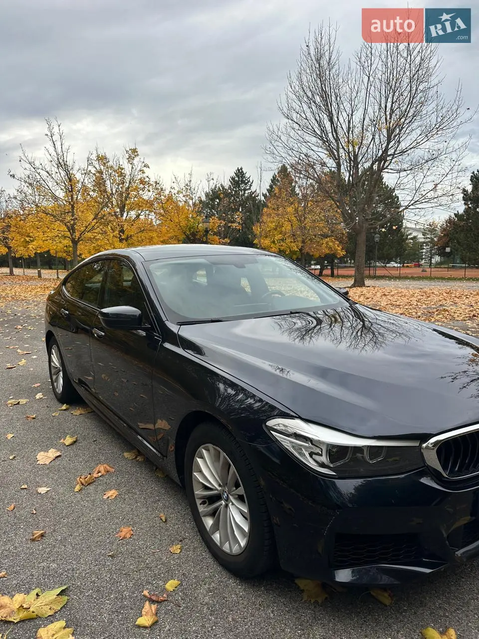 BMW 640i xDrive, 2018 рік, пробіг 130 тис. км.
Офіційне авто, один власник з нового.
Повний M-пакет — екстер’єр, інтер’єр, підвіска.
Колір — Carbon Black
Машина з першого дня повністю в плівці Laminаr.
Два комплекти коліс на дисках, нова літня гума.
Авто в ідеальному стані, без пошкоджень, доглянуте.
Перекупам, автосалонам і посередникам — прохання не турбувати.