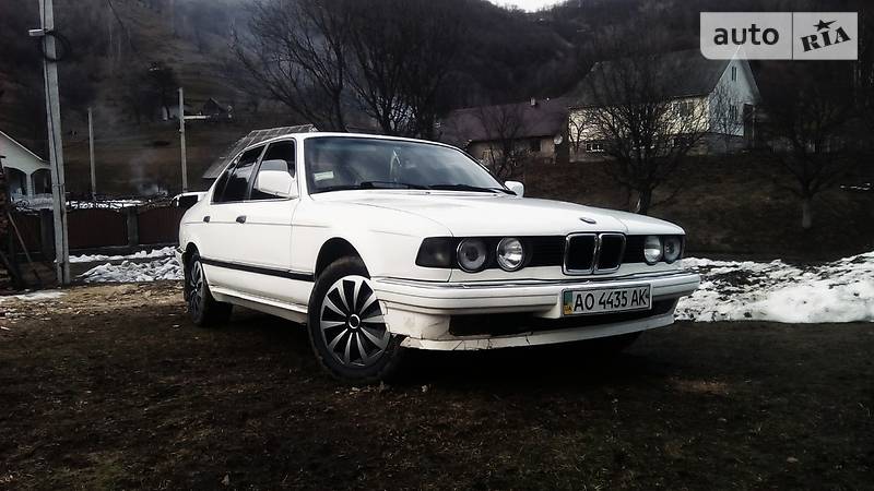 Седан BMW 7 Series 1988 в Межгорье