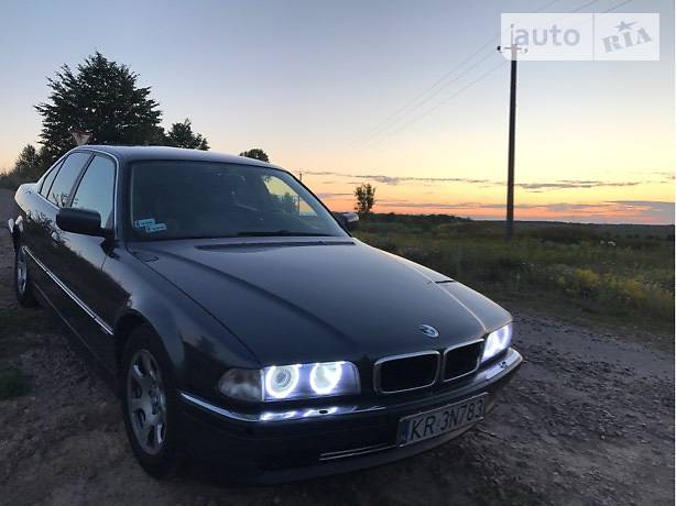 Седан BMW 7 Series 1994 в Киеве