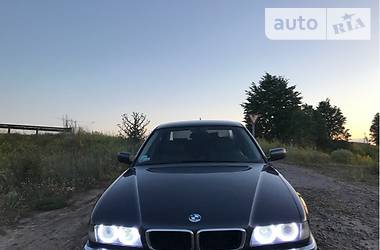 Седан BMW 7 Series 1994 в Киеве