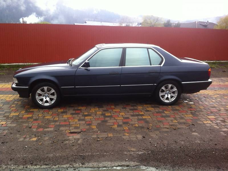 Седан BMW 7 Series 1990 в 