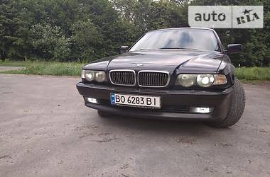 Седан BMW 7 Series 1999 в Шумске