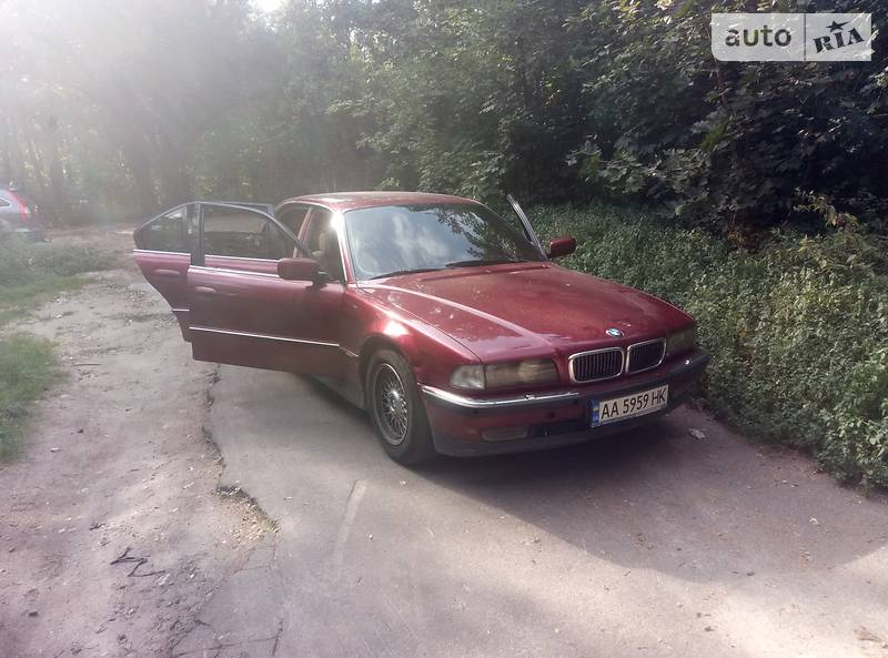 Седан BMW 7 Series 1994 в Киеве