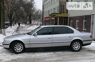 Седан BMW 7 Series 2000 в Николаеве