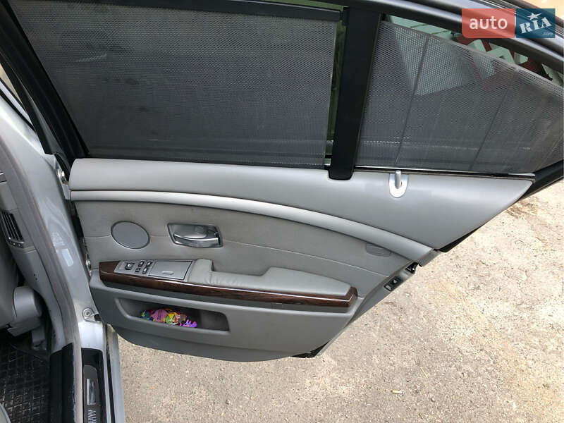 Седан BMW 7 Series 2002 в Львові