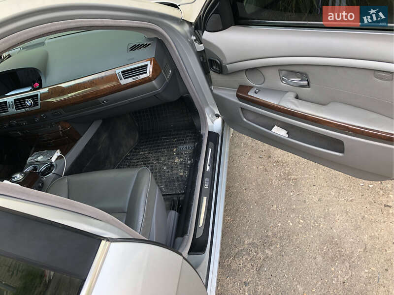 Седан BMW 7 Series 2002 в Львові