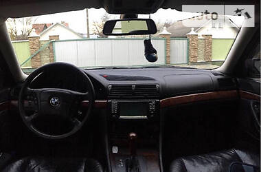 Седан BMW 7 Series 2001 в Чернівцях