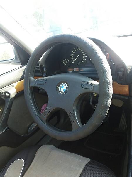 Седан BMW 7 Series 1990 в Одессе
